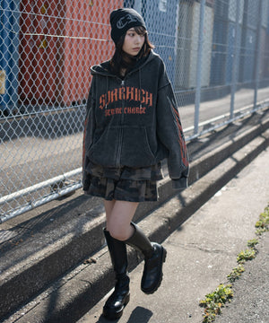 柄１　モデル：159cm M着用