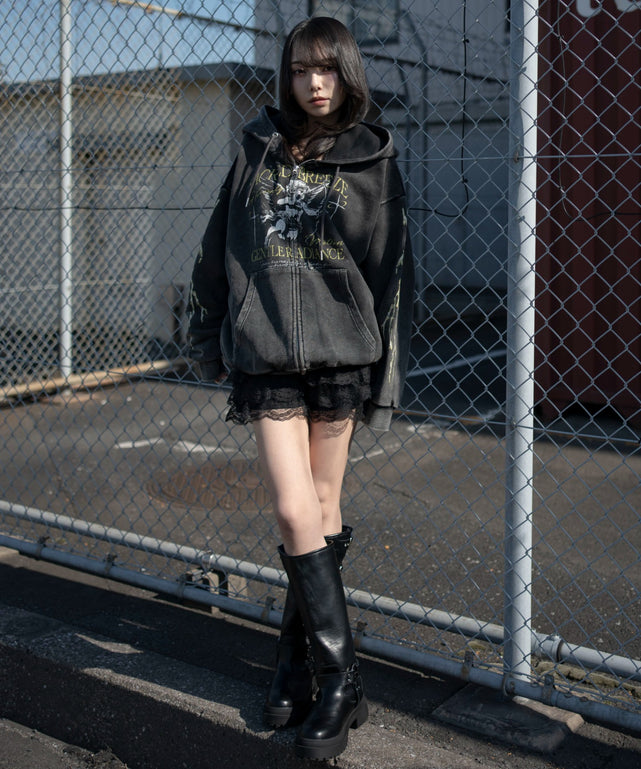 柄３　モデル：159cm M着用