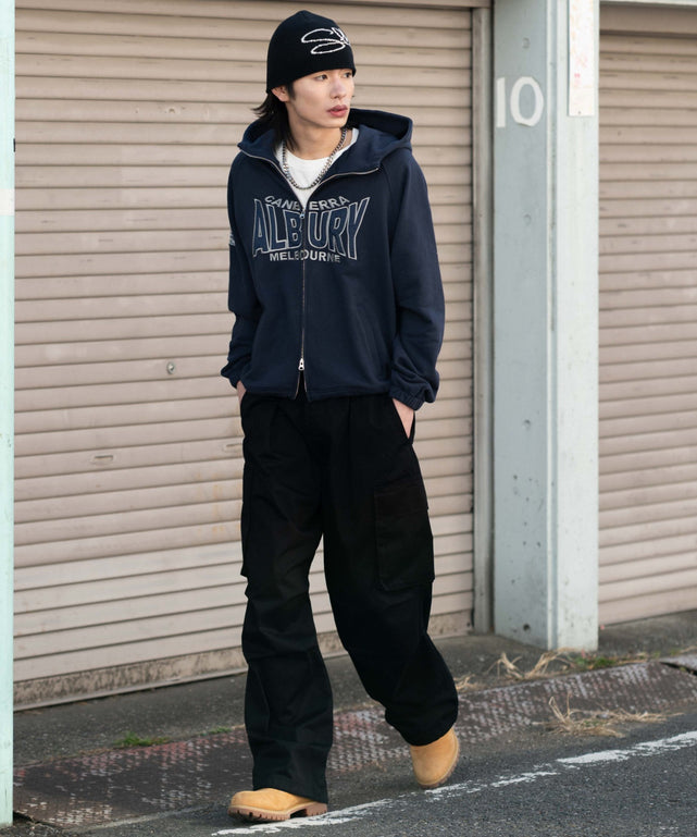 ネイビー モデル：182cm L着用