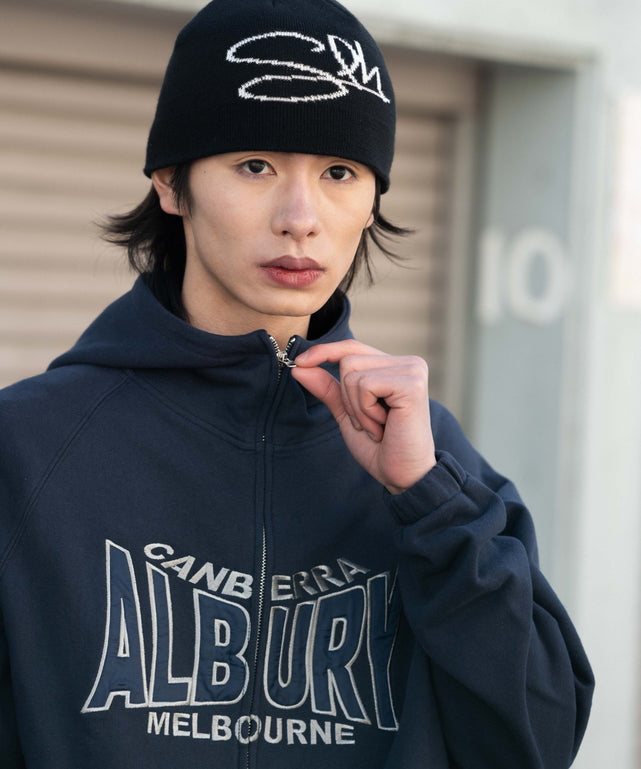 ネイビー モデル：182cm L着用