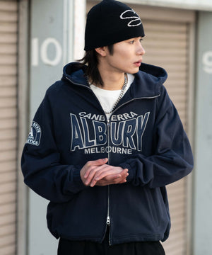 ネイビー モデル：182cm L着用