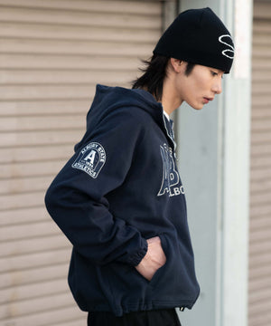 ネイビー モデル：182cm L着用