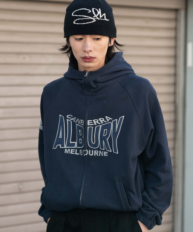 ネイビー モデル：182cm L着用