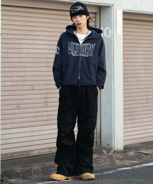 ネイビー モデル：182cm L着用