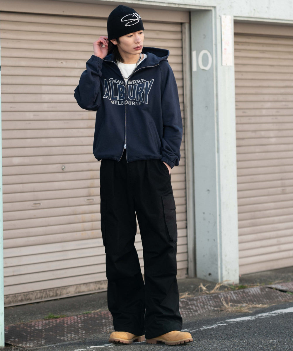 ネイビー モデル：182cm L着用