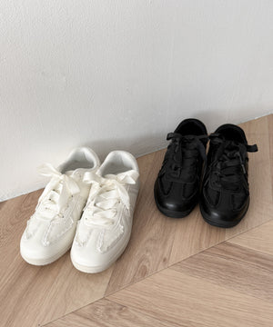 レースローカットスニーカー