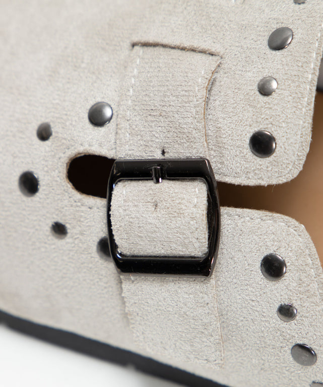 スタッズデザインサボ