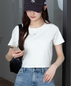 ホワイト　モデル：160cm S着用