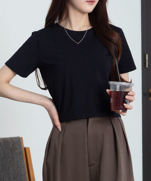 ブラック　モデル：160cm M着用