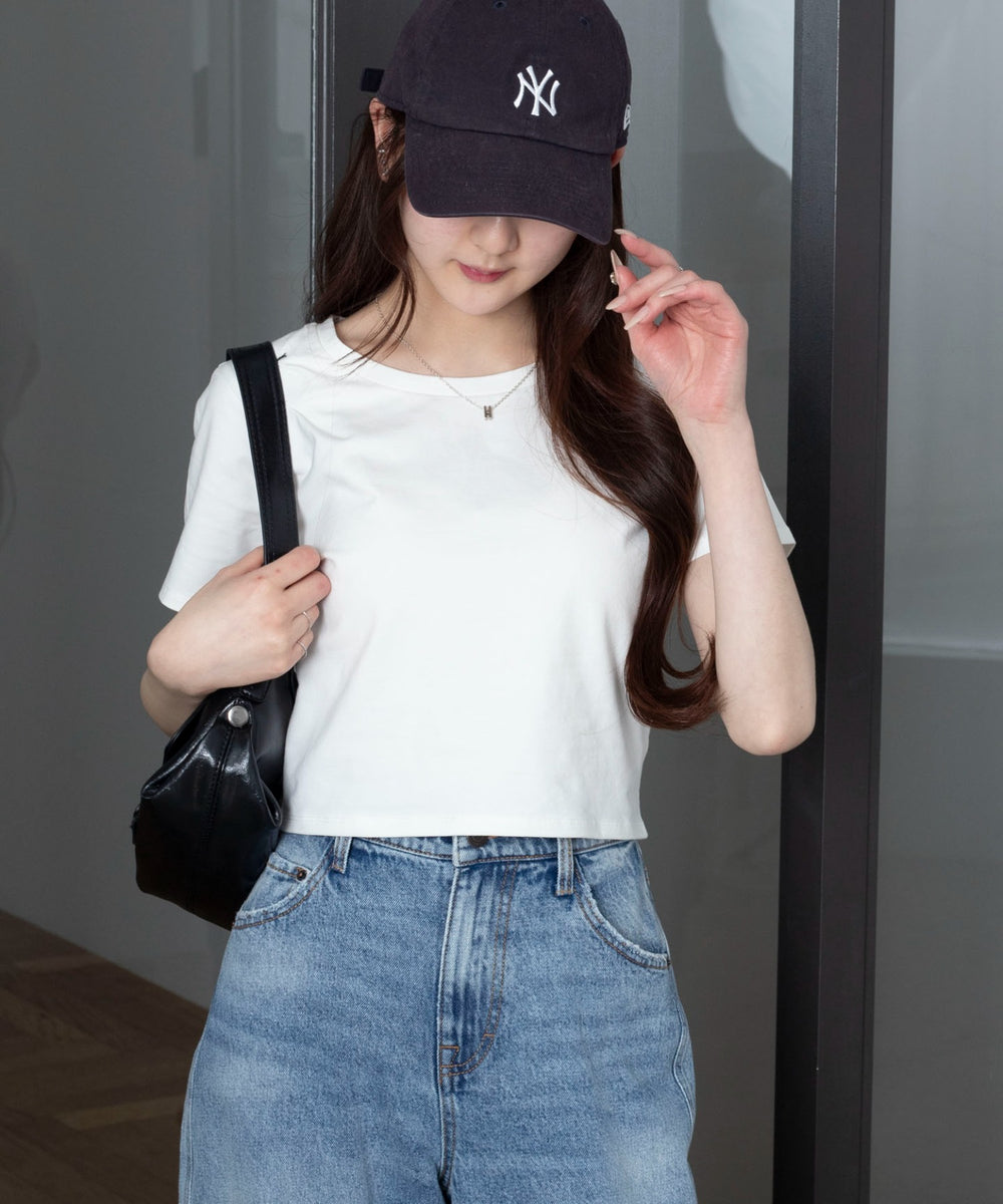 ホワイト　モデル：160cm S着用