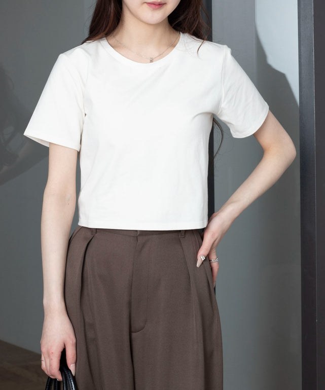 オフホワイト　モデル：160cm M着用