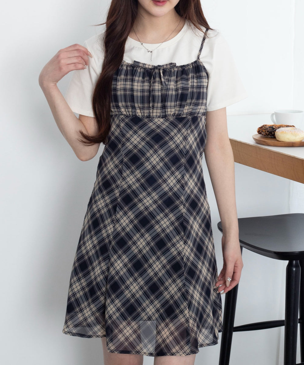 オフホワイト　モデル：160cm M着用