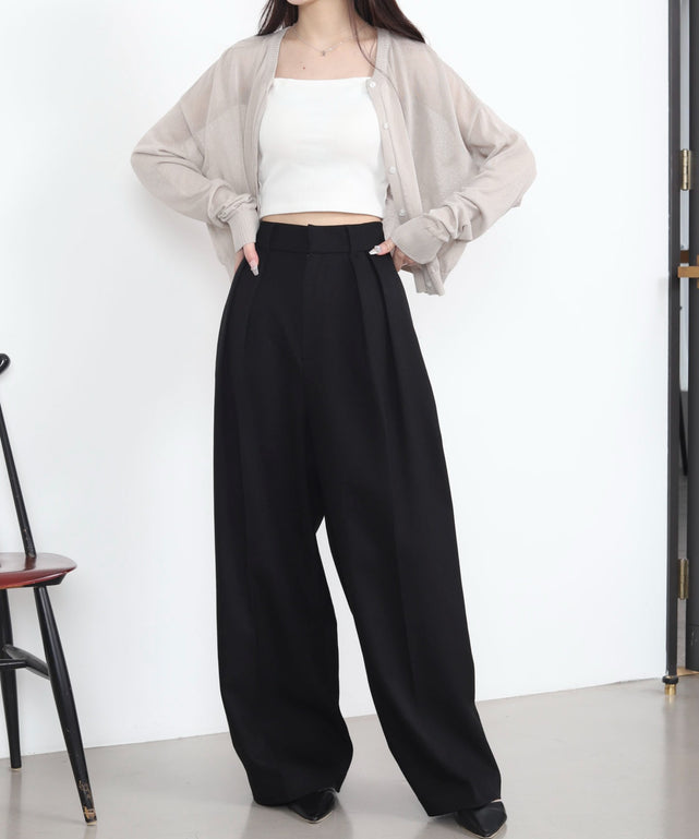 ホワイト　モデル：160cm S着用