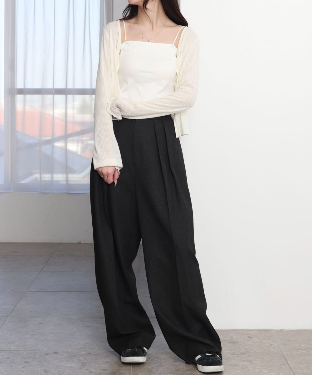 ホワイト　モデル：160cm S着用