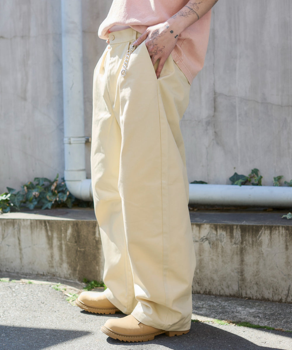 ベージュ モデル：175cm L着用