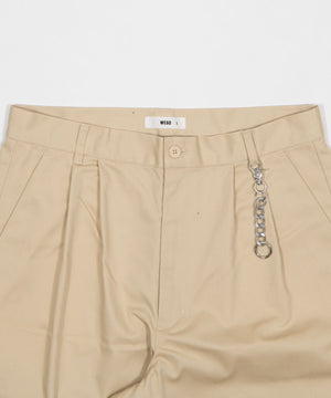 キーチャーム付きチノカーブパンツ