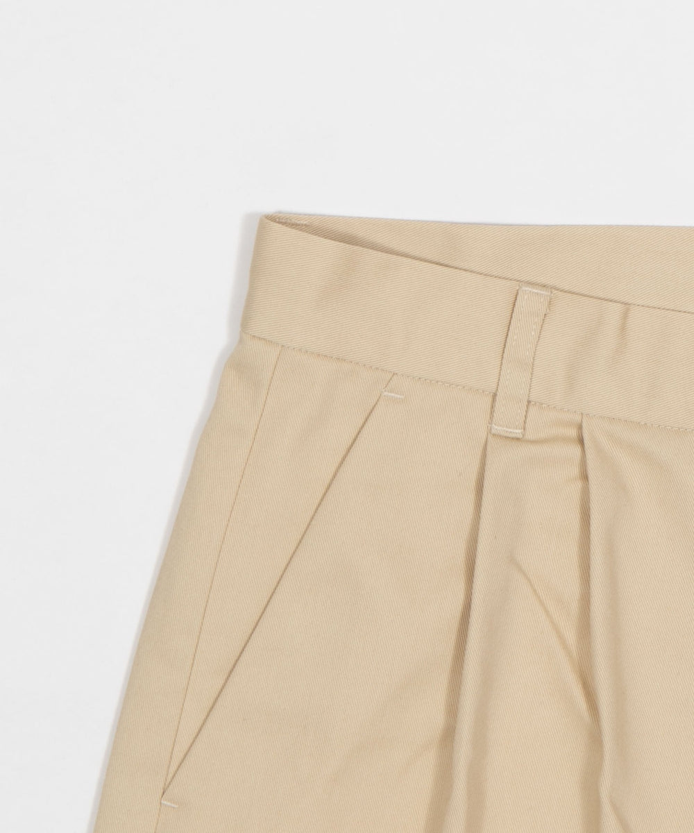 キーチャーム付きチノカーブパンツ