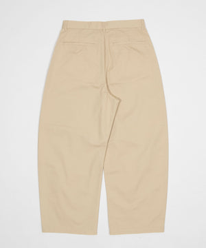 キーチャーム付きチノカーブパンツ