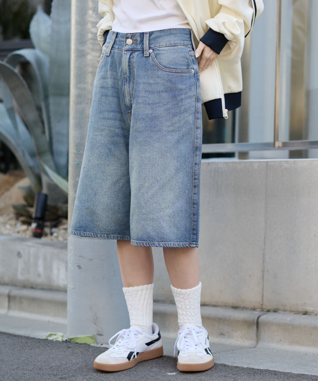 デニム中濃加工 モデル：159cm S着用