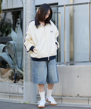 デニム中濃加工 モデル：159cm S着用