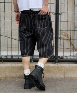 ブラックストライプ モデル：181cm L着用