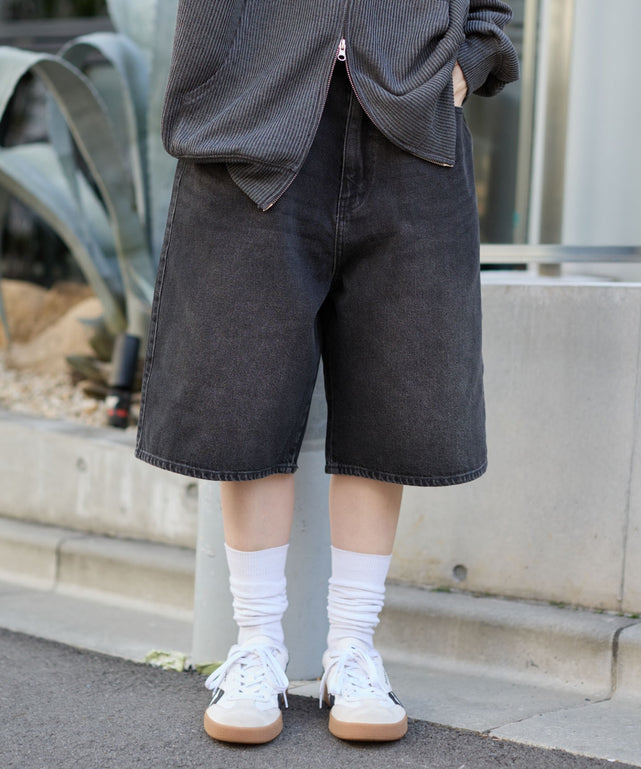 デニムブラックソノタ モデル：159cm S着用