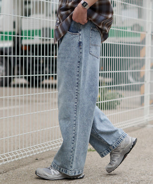 デニム淡加工 モデル：181cm L着用