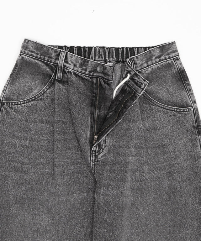 タックワイドストレートデニム