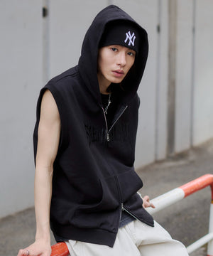 ブラック モデル：182cm L着用