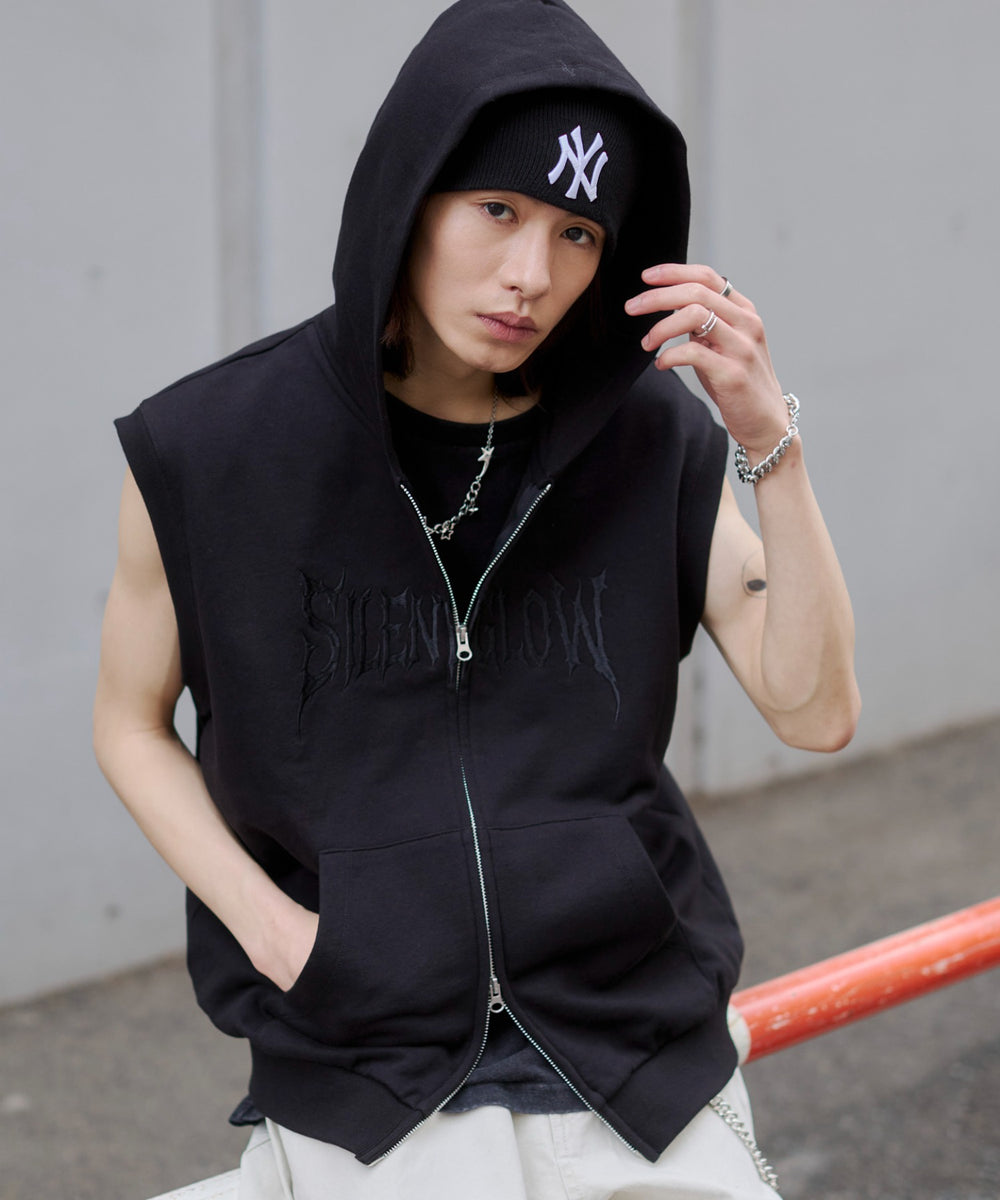 ブラック モデル：182cm L着用