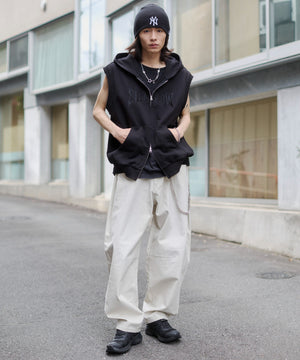 ブラック モデル：182cm L着用