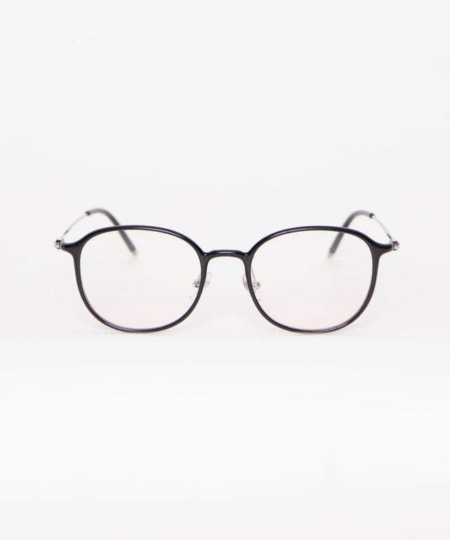 チークアイウェア