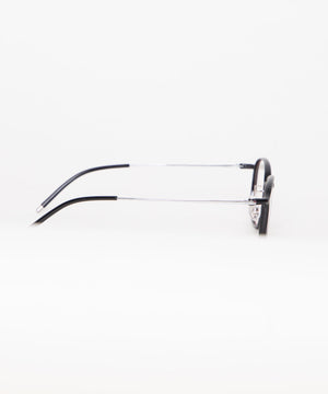 チークアイウェア