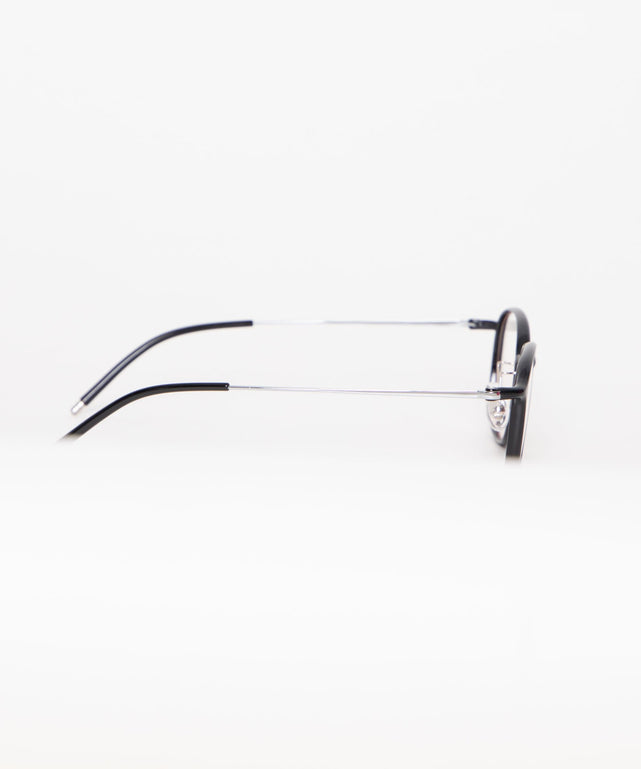 チークアイウェア