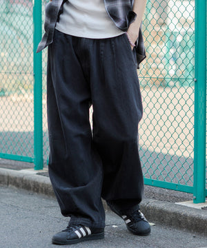 デニムブラックソノタ  モデル：182cm L着用