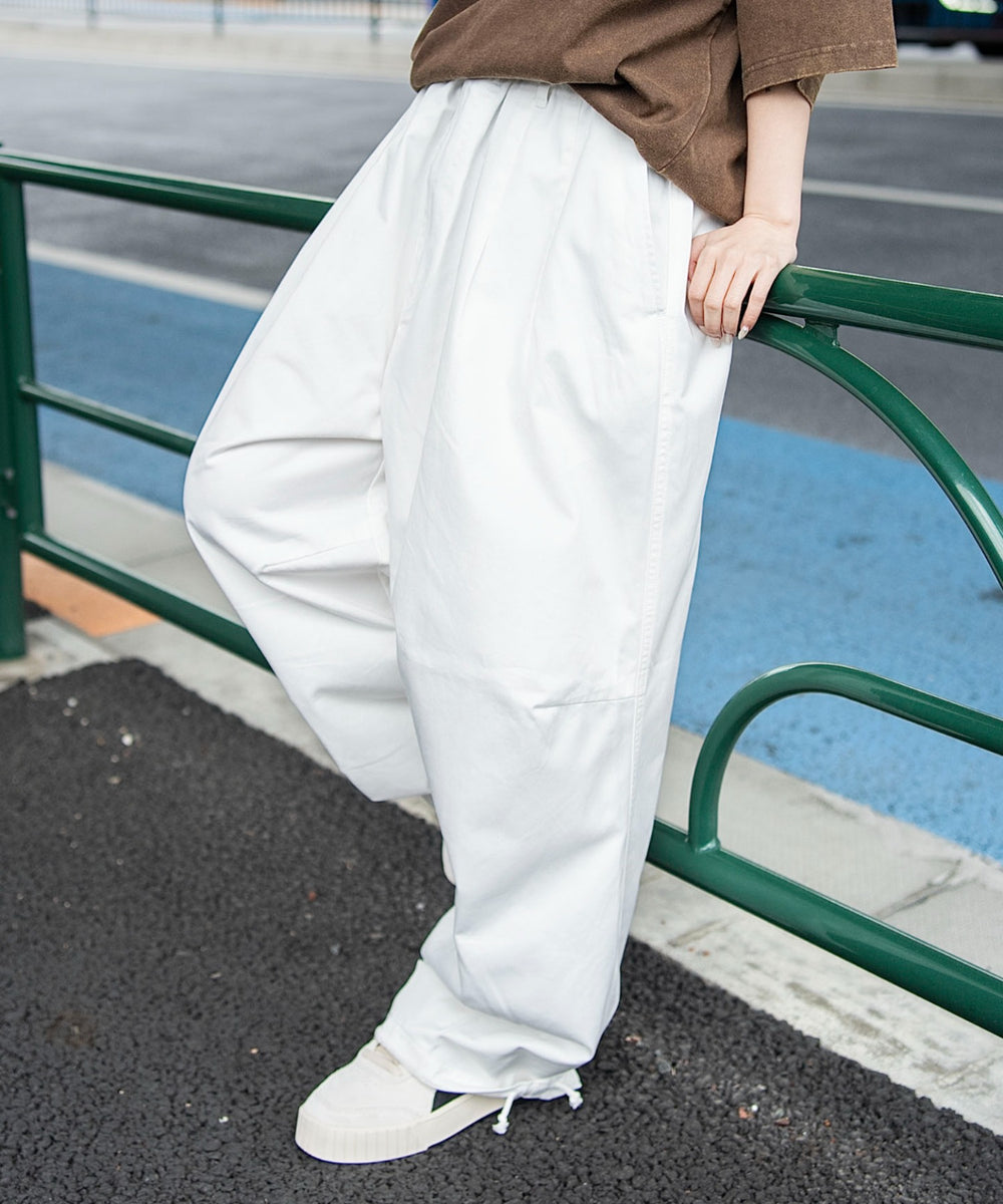 ホワイト　モデル：159cm M着用