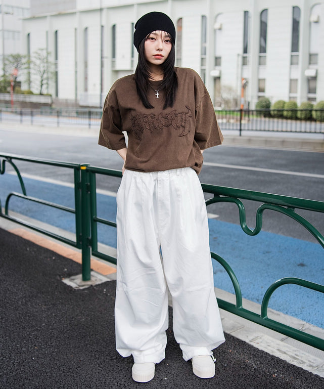 ホワイト　モデル：159cm M着用