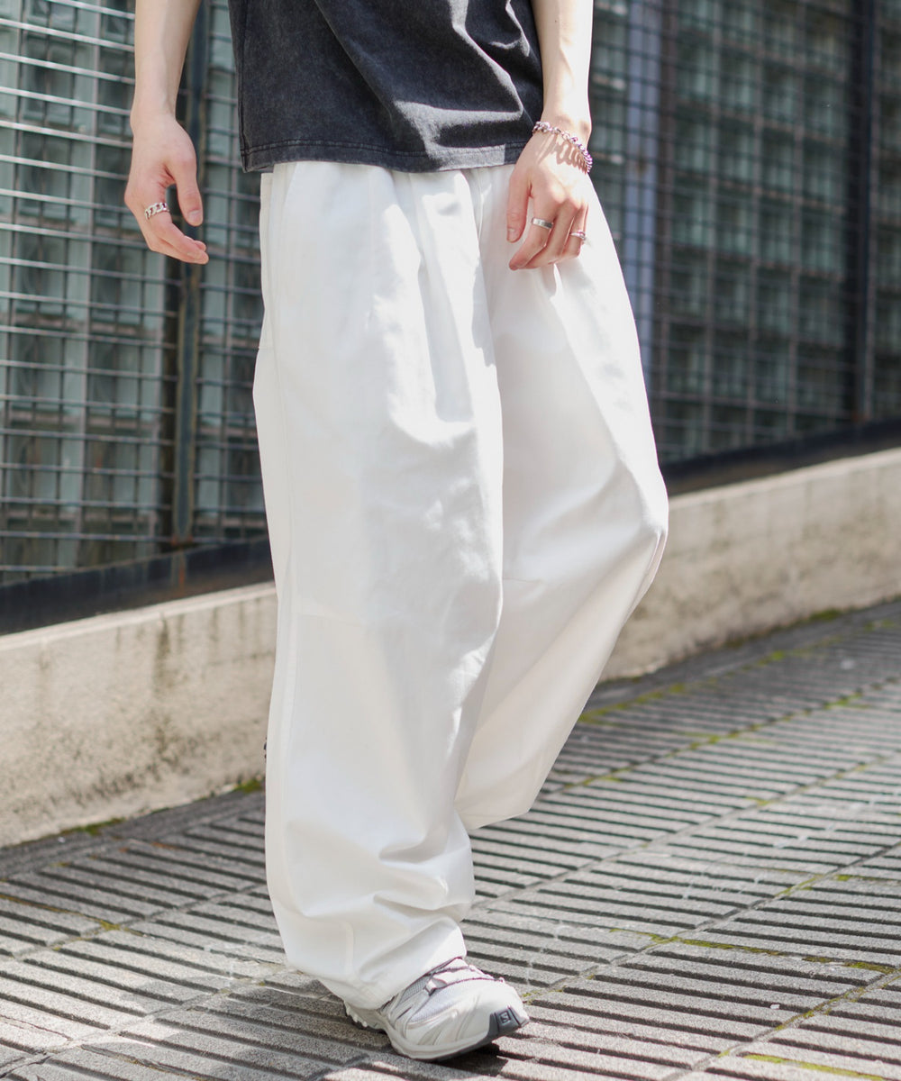 ホワイト モデル：182cm L着用