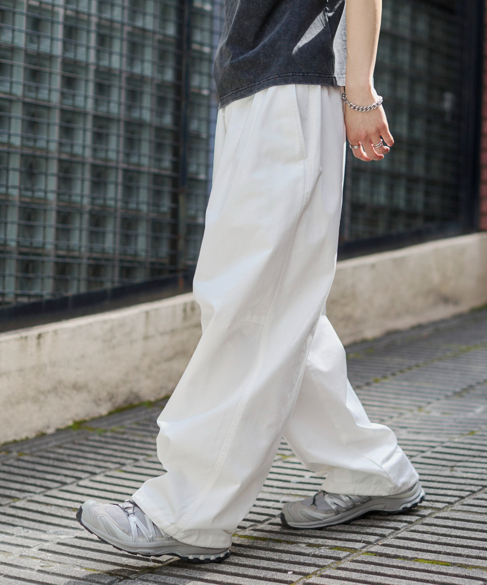 ホワイト モデル：182cm L着用