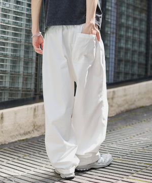 ホワイト モデル：182cm L着用