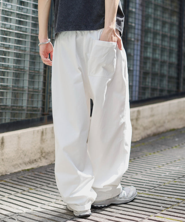 ホワイト モデル：182cm L着用