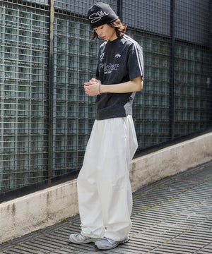 ホワイト モデル：182cm L着用