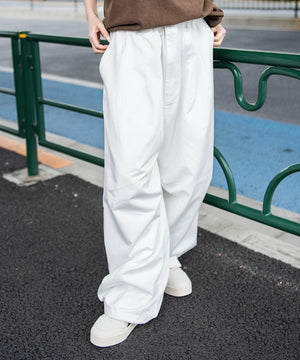 ホワイト　モデル：159cm M着用