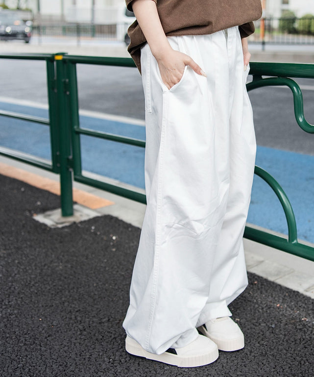ホワイト　モデル：159cm M着用