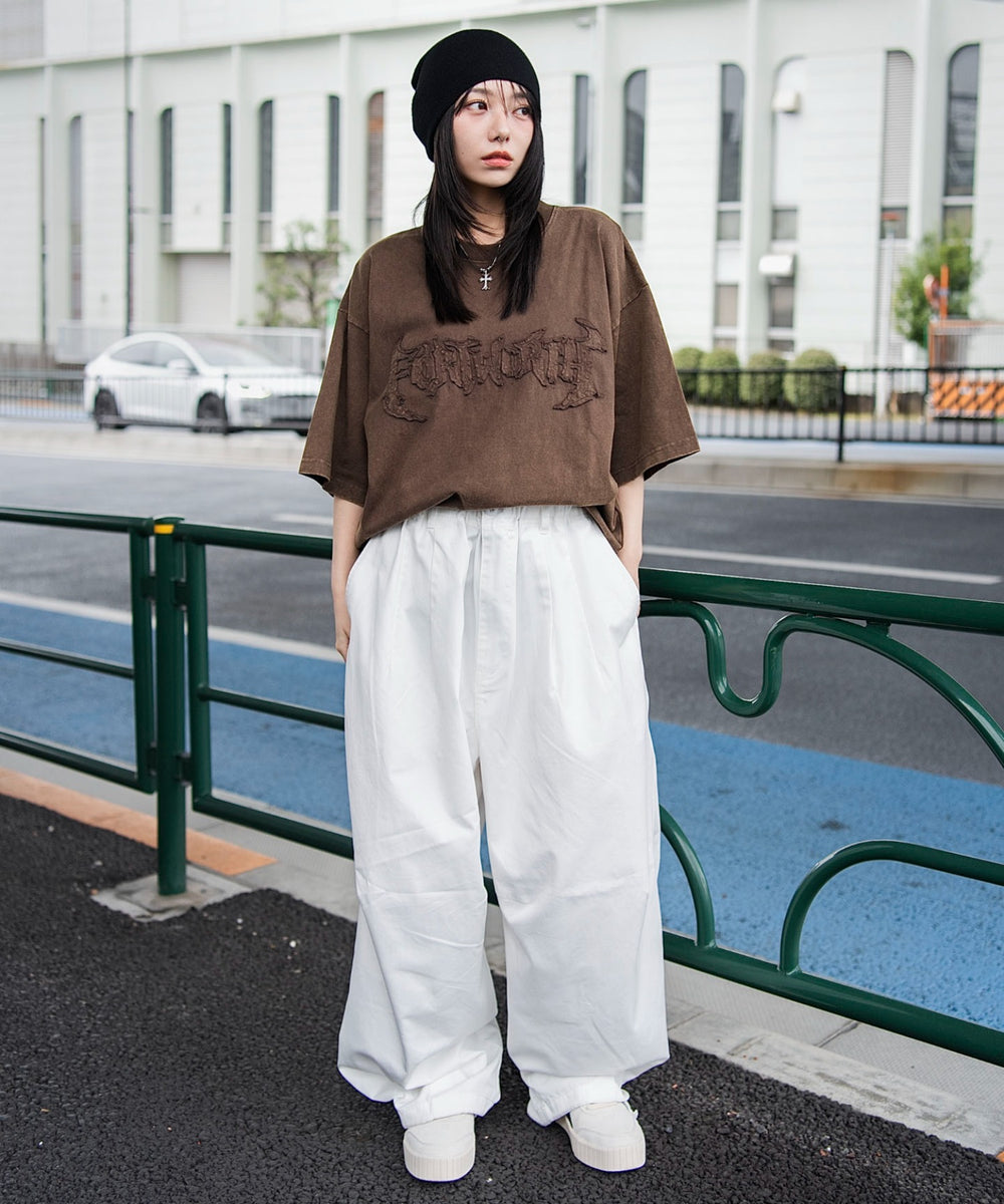 ホワイト　モデル：159cm M着用