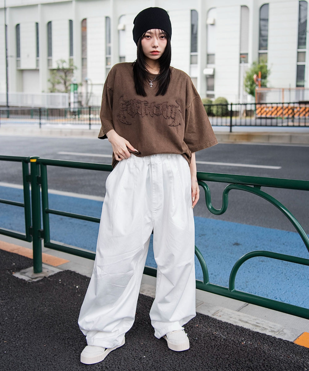 ホワイト　モデル：159cm M着用