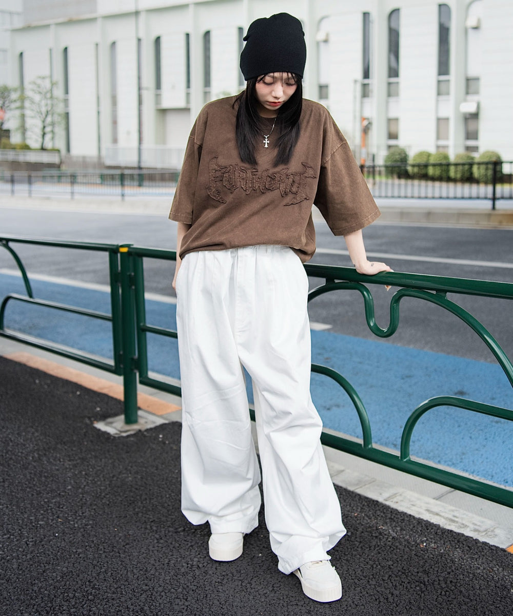 ホワイト　モデル：159cm M着用