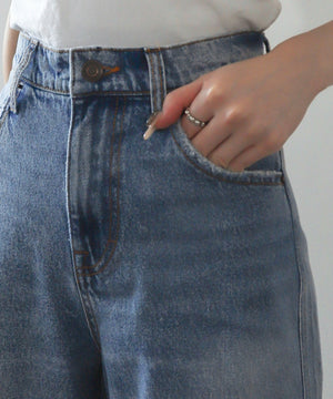 ストレートデニムパンツ