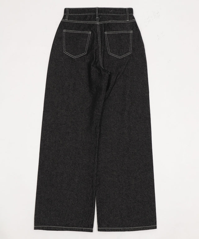 ストレートデニムパンツ