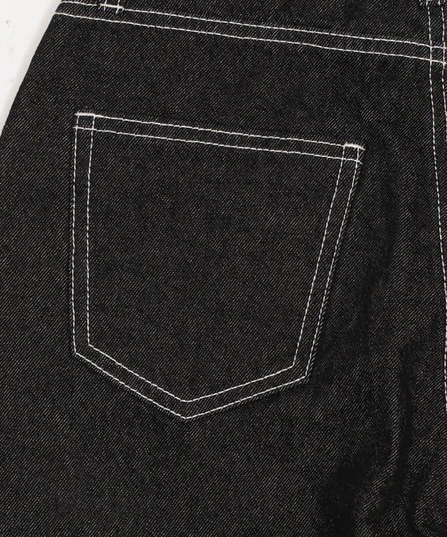 ストレートデニムパンツ